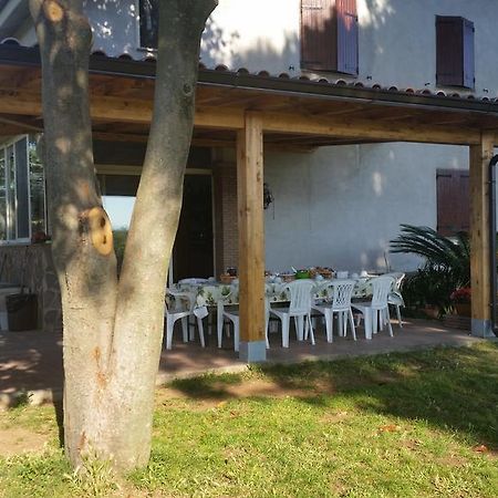 La Finestra Sul Cortile Panzió Pomezia Kültér fotó