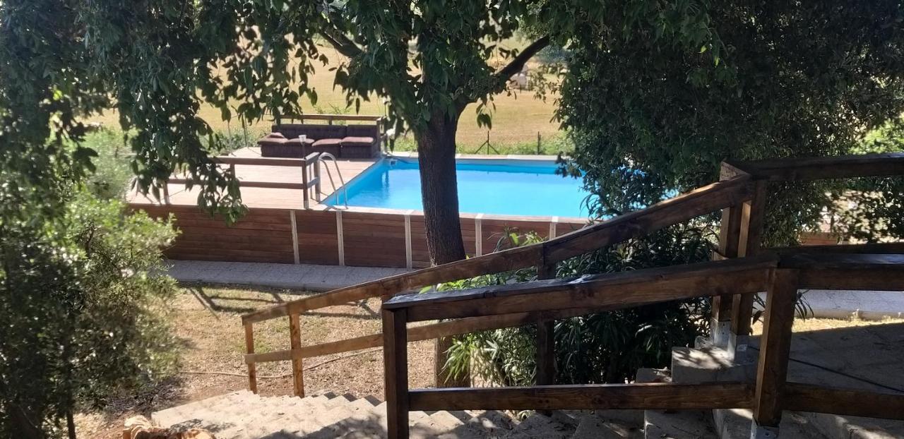 La Finestra Sul Cortile Panzió Pomezia Kültér fotó